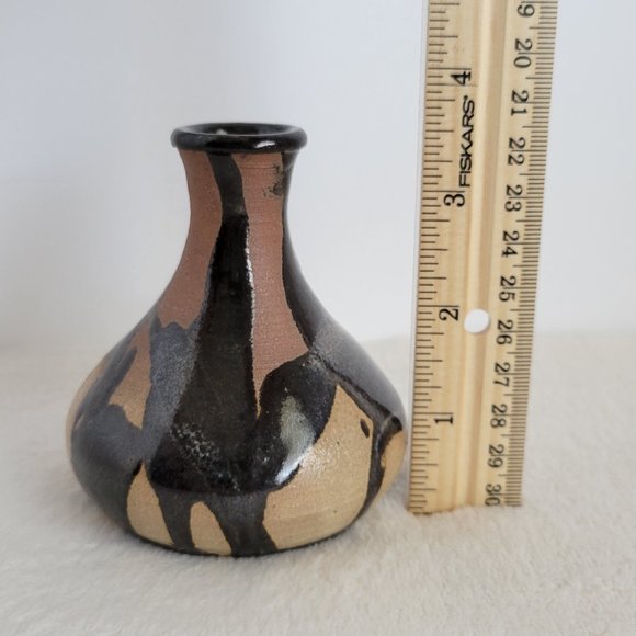 Beautiful Pottery Bud Vase - Picture 7 of 9